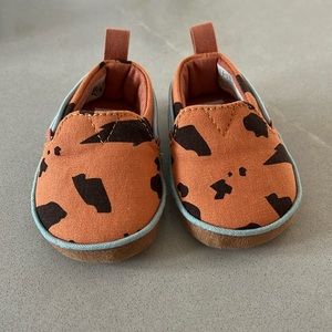 Baby TOMs Orange Flintstone Size 0-3 months. Never Worn! No box